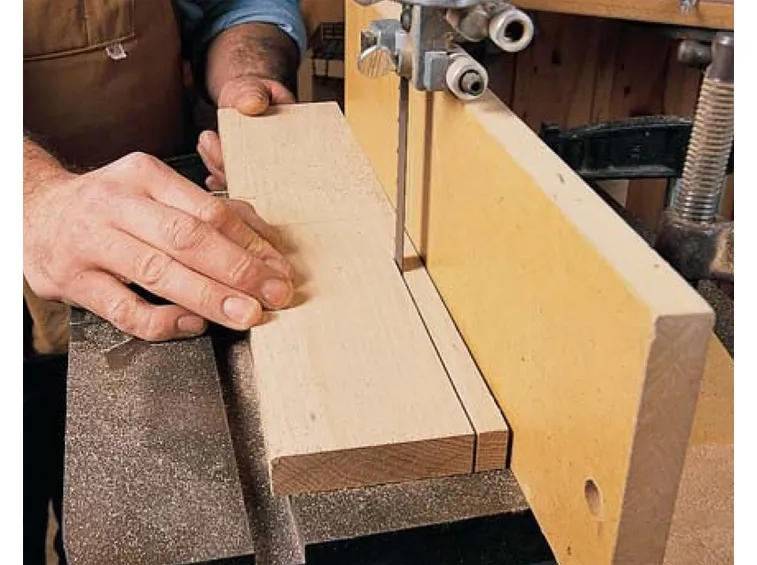 Sega nastro legno