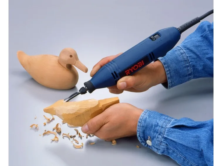 Utilizzo di uno scalpello elettrico