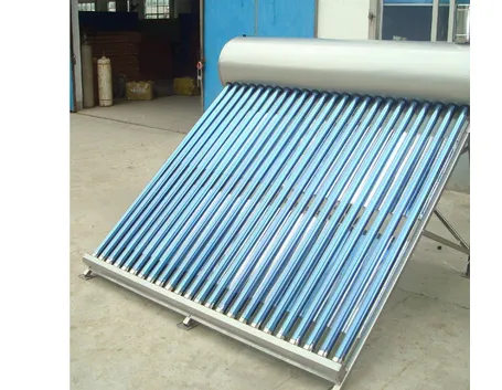 Un tipo di pannello solare con serbatoio