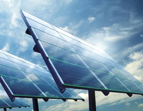 Grandi pannelli per sfruttare l'effetto fotovoltaico