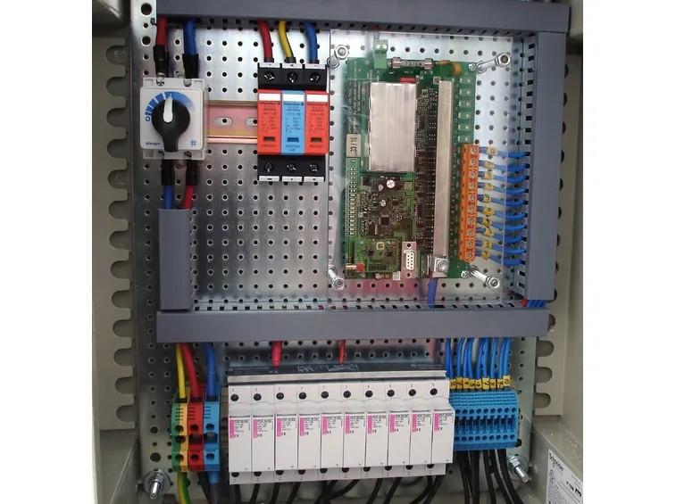 Interno di un inverter