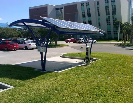 Pensilina fotovoltaica