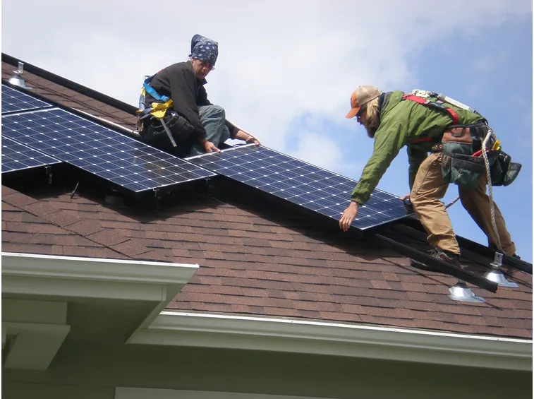 Montaggio impianto fotovoltaico