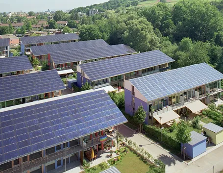 Un villaggio di pannelli fotovoltaici