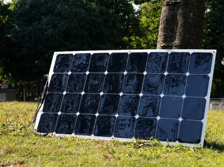 Pannello solare cinese semi flessibile