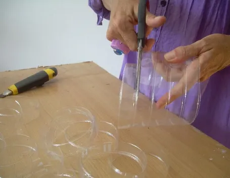 Lavoro creativo con bottiglia