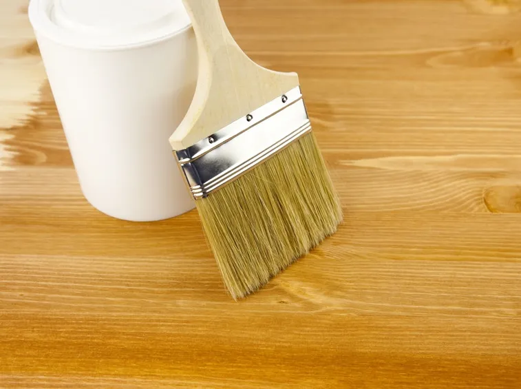 verniciare il legno