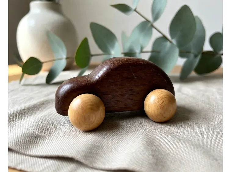 Automobilina in legno