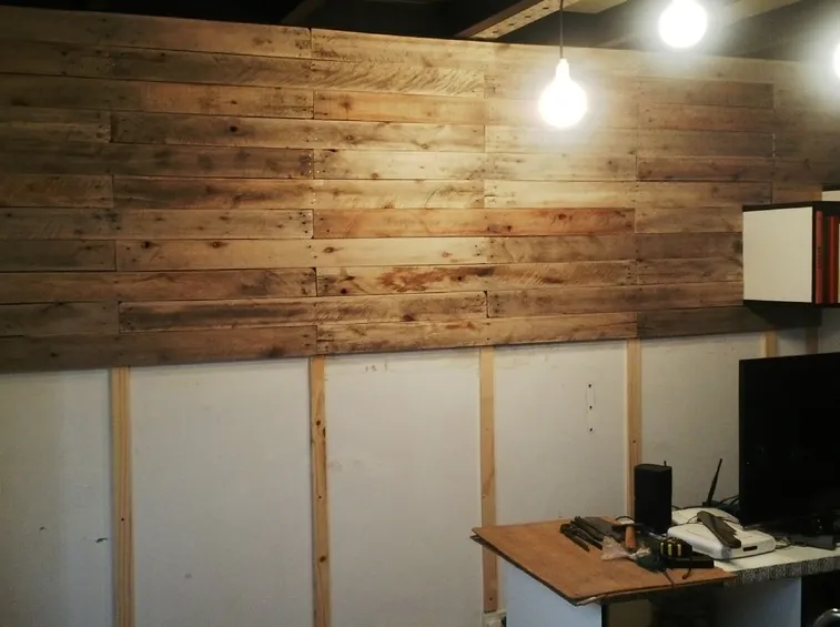Posizionare le perline in legno