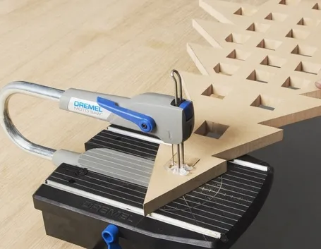 Tagliare il legno