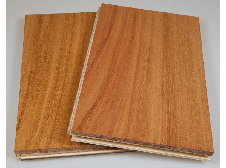 Pannelli di legno doussie