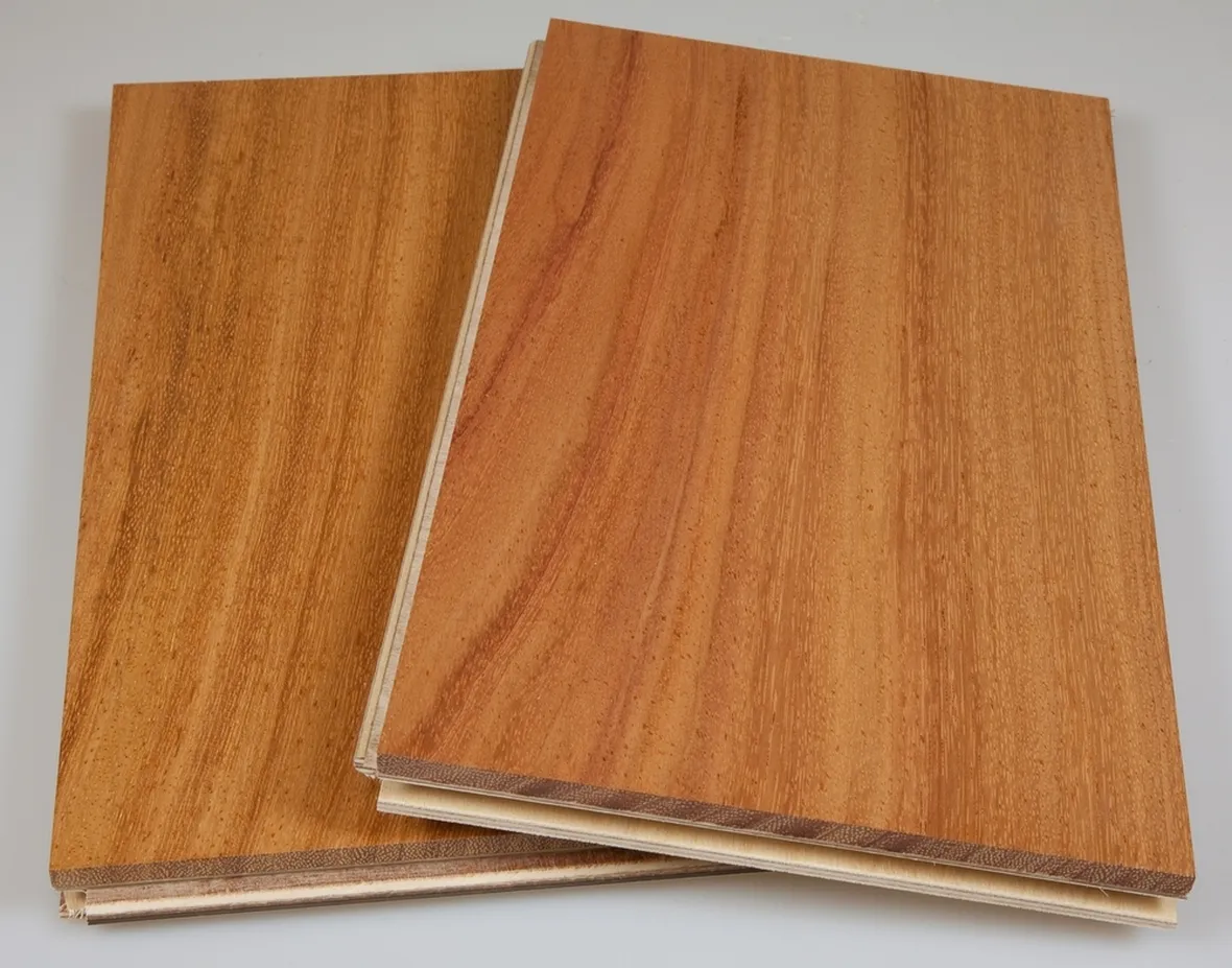 Pannelli di legno doussie