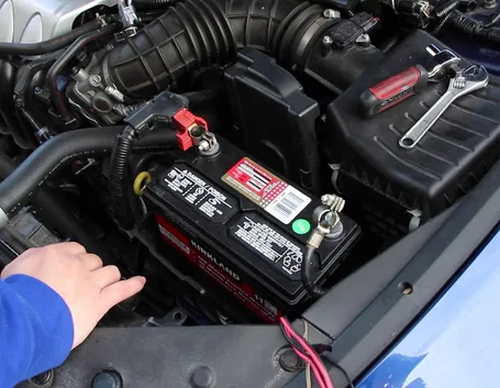 Come sostituire la batteria dell'automobile