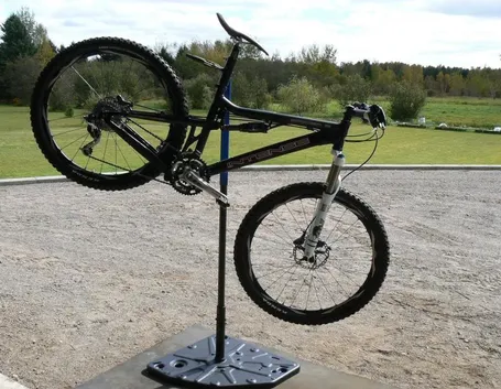 Cavalletto per manutenzione bicicletta