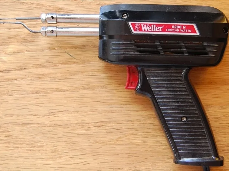 Saldatore a pistola