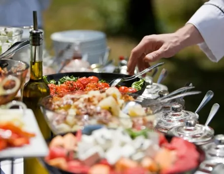 organizzare cena in piedi