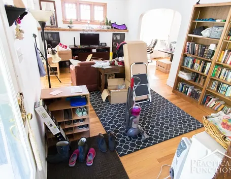 Stanza casa disordinata