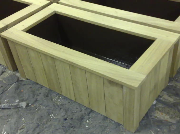 Fioriera con rivestimento interno
