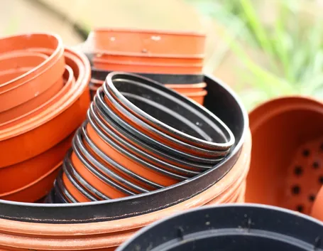 modelli di vasi in plastica