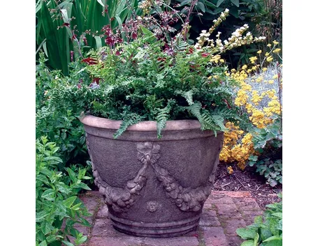 vaso da giardino in pietra
