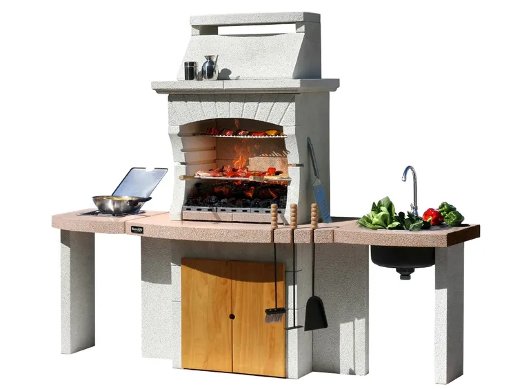 Esempio barbecue in pietra