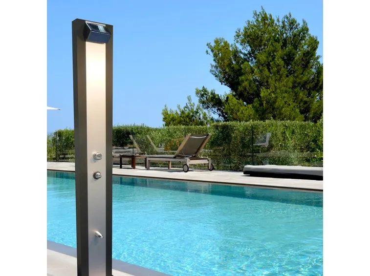 Doccia bordo piscina