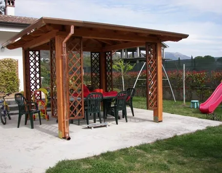 Esempio di gazebo venduto in kit