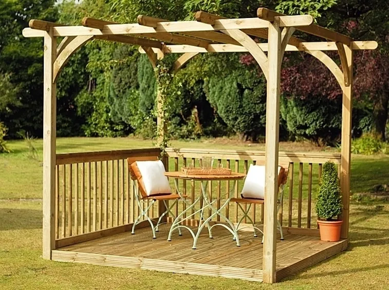 Semplicissimo gazebo in legno
