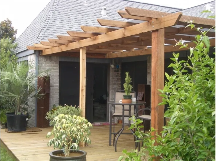 Esempio di pergola fai da te in legno