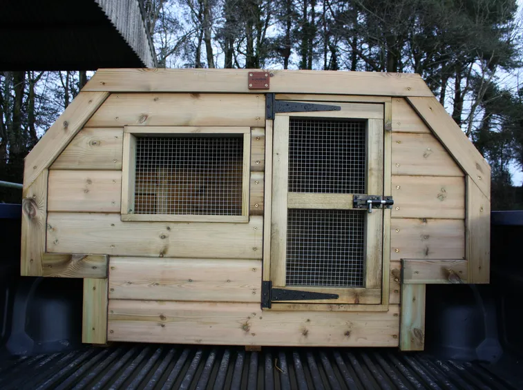 Modello cuccia cane legno