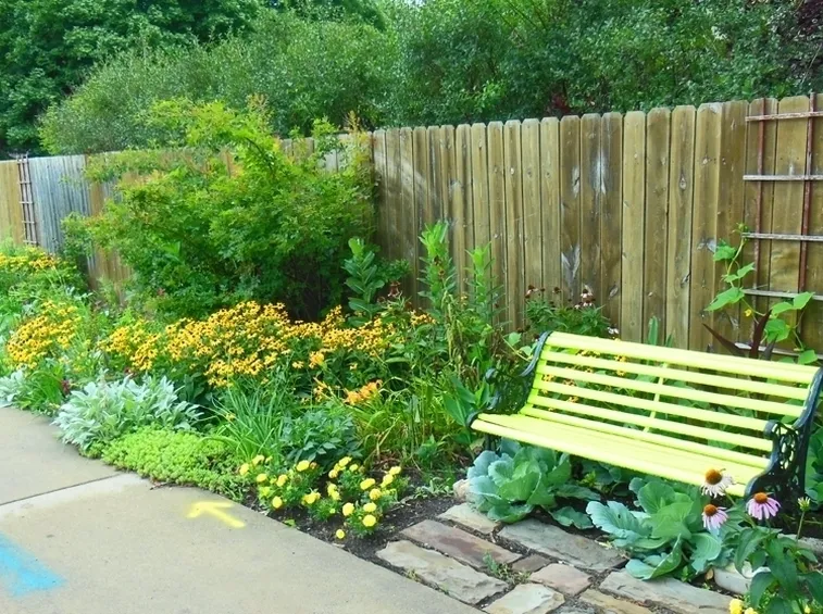 giardino realizzato con la guerrilla gardening