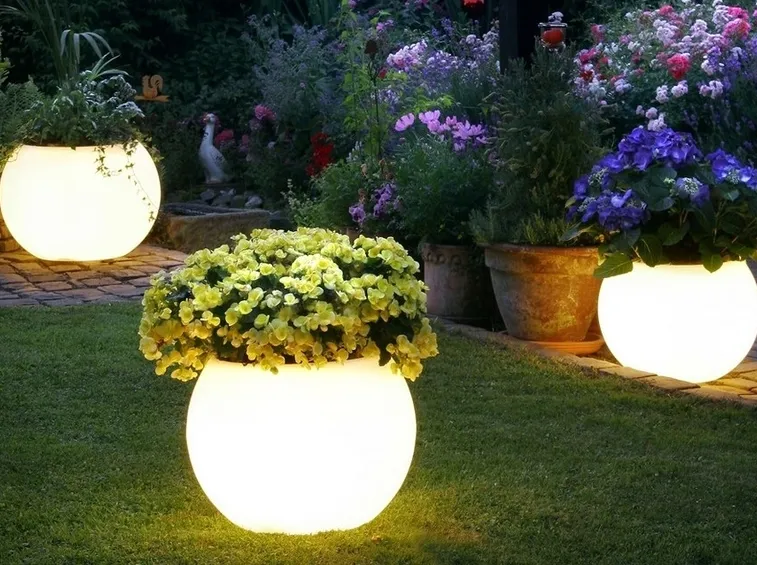 Illuminare giardino