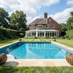 Esempio di piscina interrata