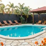 Esempio di piscina prefabbricata