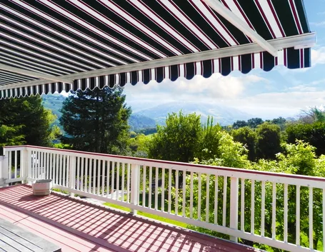 Tenda da sole per balcone di grandi dimensioni