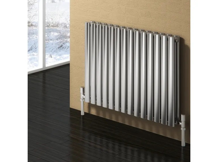 Piccolo termosifone in acciaio