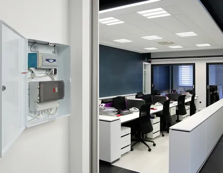 Illuminazione di emergenza in ufficio