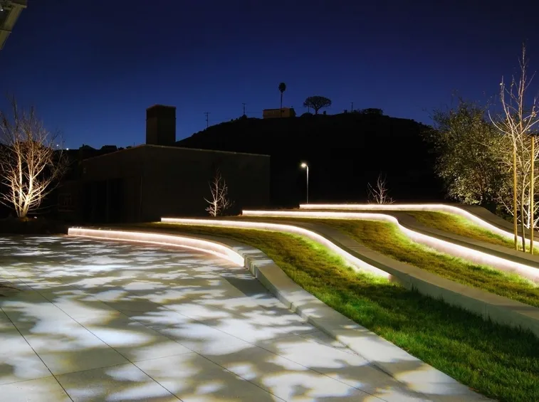 illuminazione indiretta da esterno