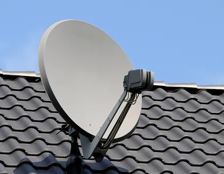 Antenna parabolica su tetto