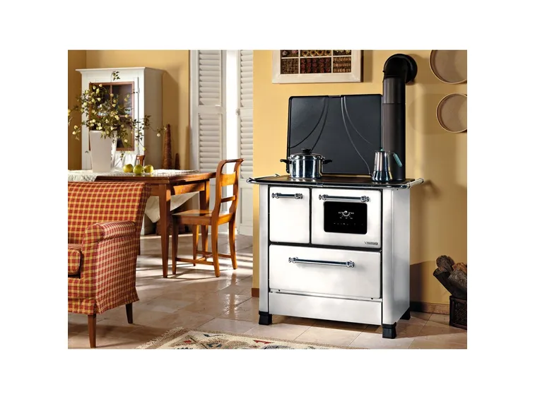 Cucina a legna dal design moderno