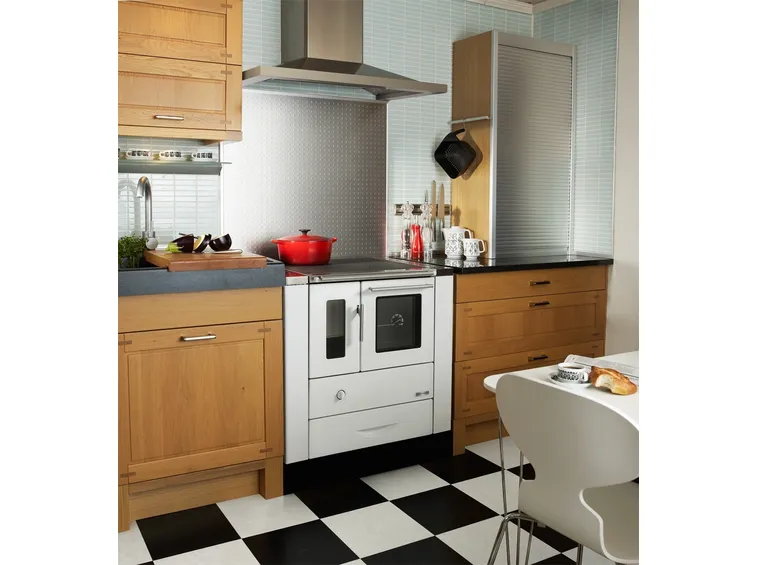 Termocucina inserita nell'arredamento della cucina