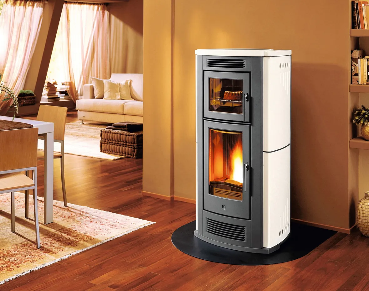 Stufa a pellet in ceramica