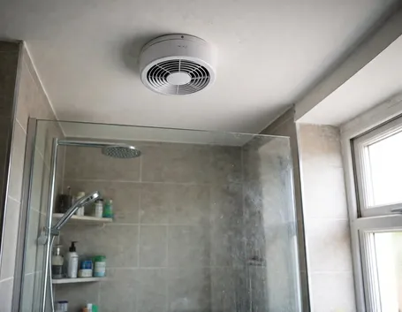 Condensa invernale nel bagno cieco: quanta aria deve muovere l'aspiratore