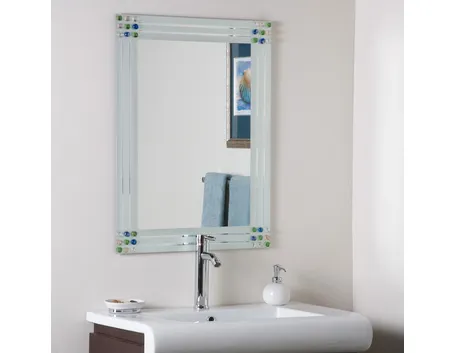 Specchio in bagno con cornice