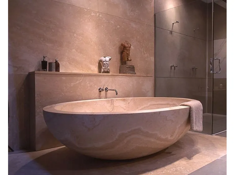 Vasca da bagno in pietra