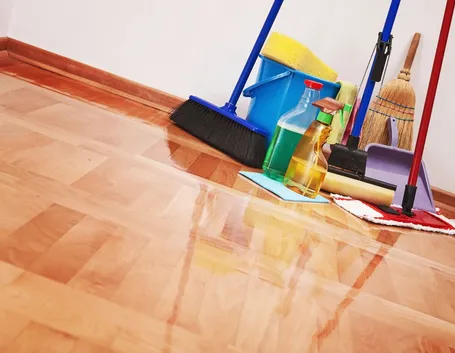 Saponi e attrezzatura per le pulizie