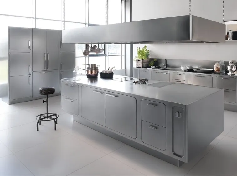 Cucina in acciaio