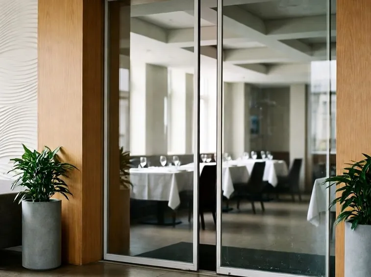 Porte automatiche in un ristorante