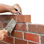 Costruire muro di mattoni