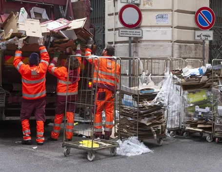 Raccolta rifiuti a Roma